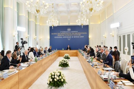 Prezident İlham Əliyev Şuşada keçirilən beynəlxalq konfransda iştirak edib